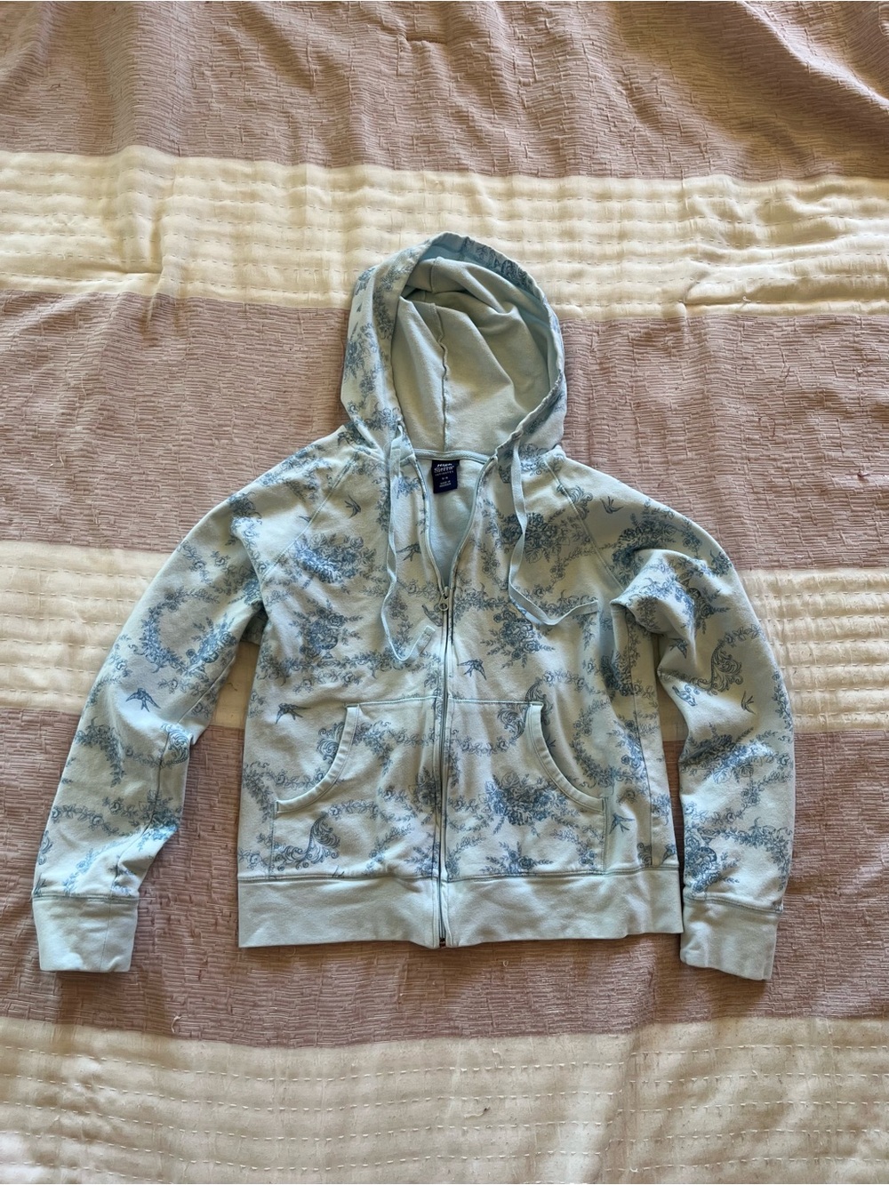 Y2K 2000s High Sierra Women's Baby Blue floral patterned Hoodie Small